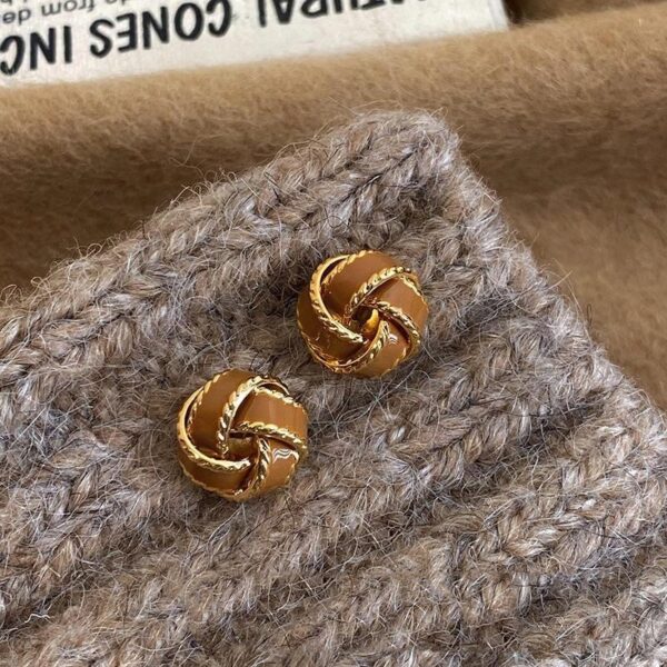 1775ceba-5674-451a-ba57-5fba80f2a3f2.jpg Women's Retro Earrings Simple And Versatile Accessories