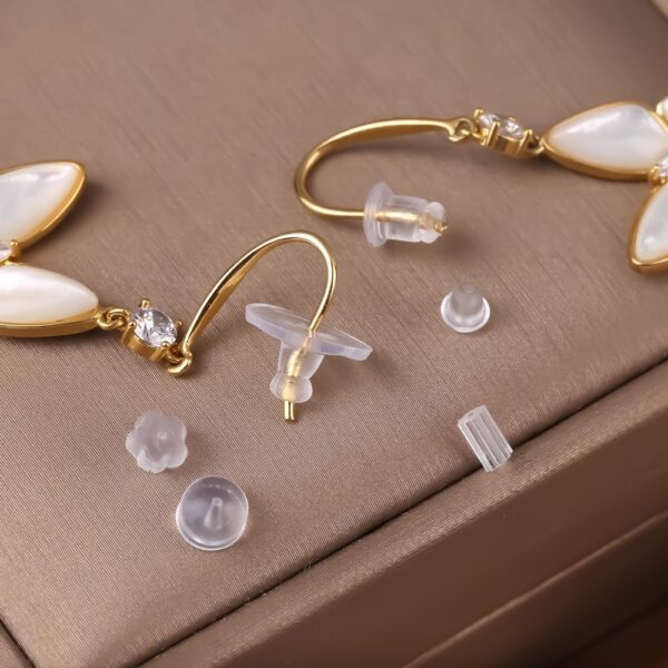 A Jewelry Must-have, There Are Six Innovatively Designed Earring Rubber Stoppers In The Quantity Of 650 That Add Practicality And Beauty To Your Earrings.