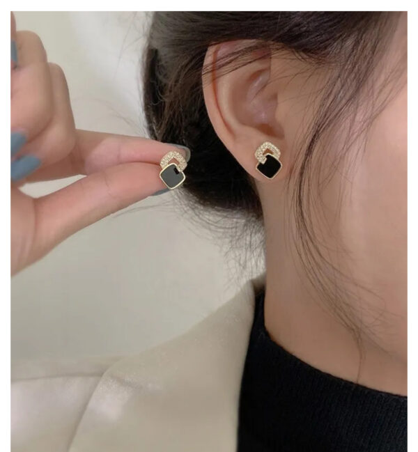 a75622c3-9e1a-449b-9518-090f902fa283.jpg Women's Cross Black Small Square Earrings Versatile Gift