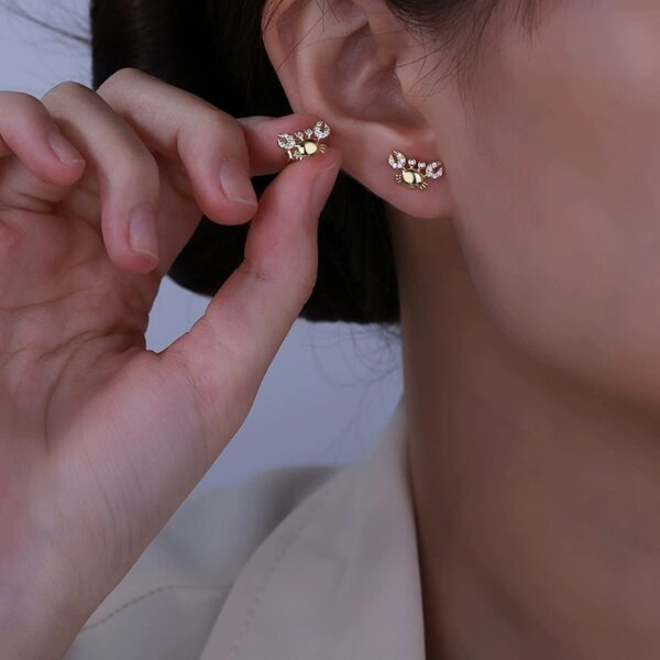 Women's Cute Crab Earrings Simple And Versatile Jewelry Gift