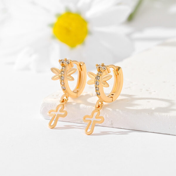 fa08dbc0-4b48-46e4-a2ae-f4dd5345f04e.jpg Popular Multi-style Design Gold-plated Ornament Cross Earrings